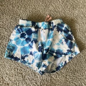 Girls sporty shorts, blue tie dye, size 6-7​​​​